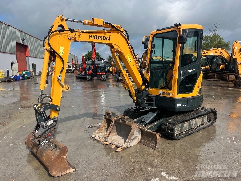 Hyundai R30 Z-9AK Mini Escavadoras <7t