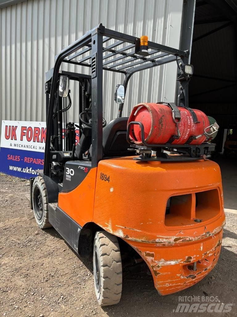 Doosan G 30 E-5 Empilhadores a gás