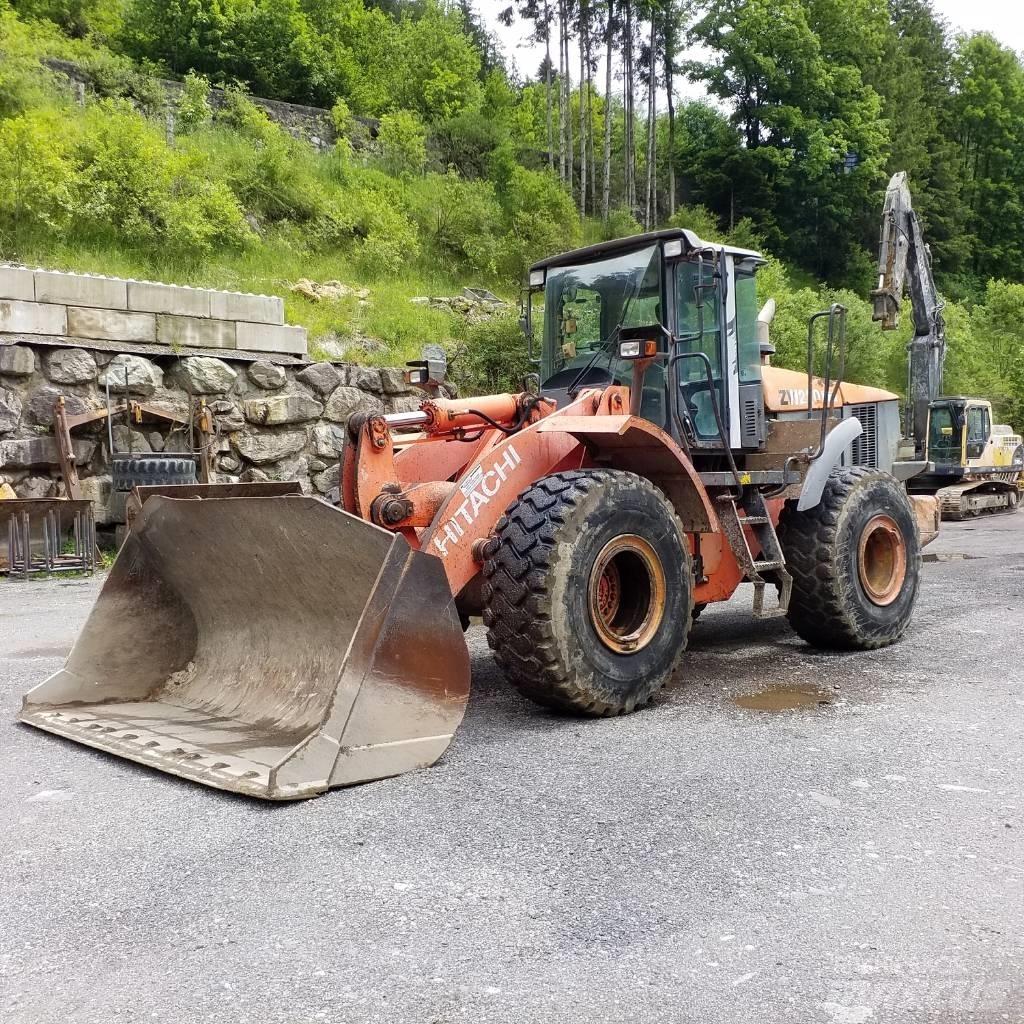 Hitachi ZW 220 Pás carregadoras de rodas