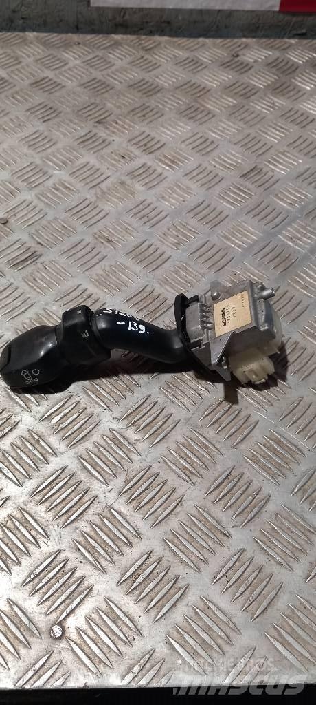 Scania R 440,    1858200 Cabines e interior