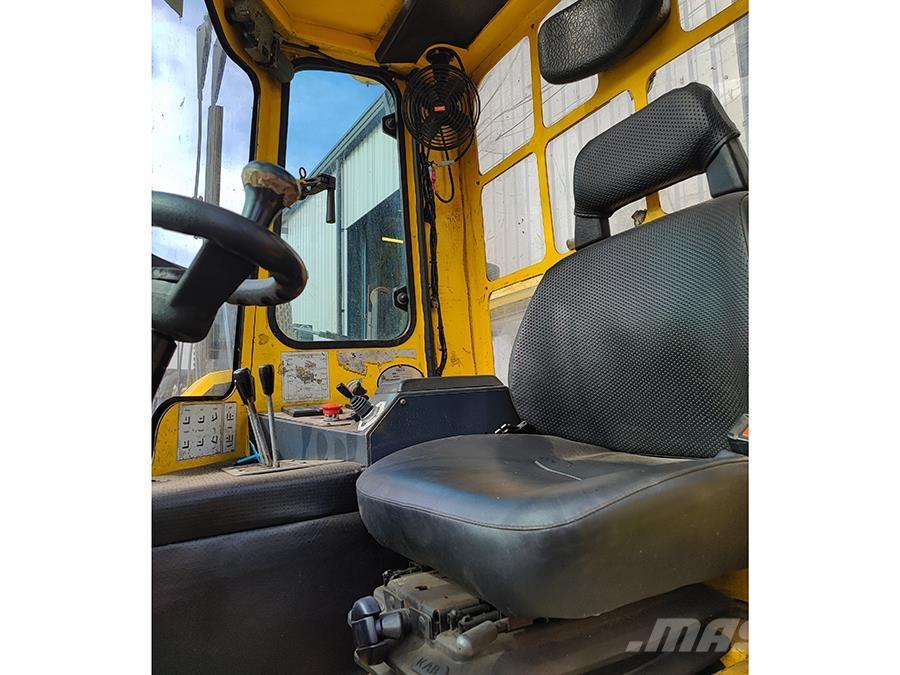 Combilift C4000 Empilhadores de 4 vias