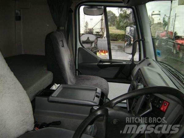 Mack Premium Outros