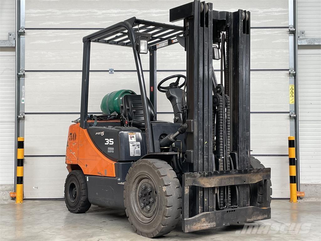 Doosan G35C-5 Empilhadores a gás
