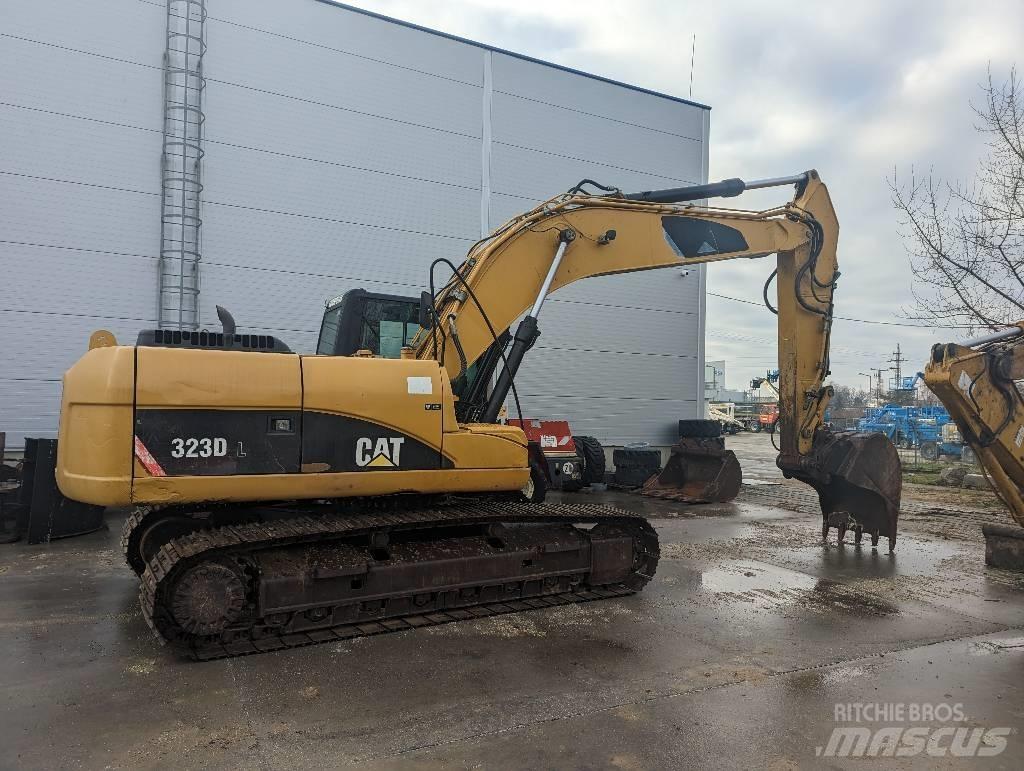 CAT 323 D Escavadoras de rastos