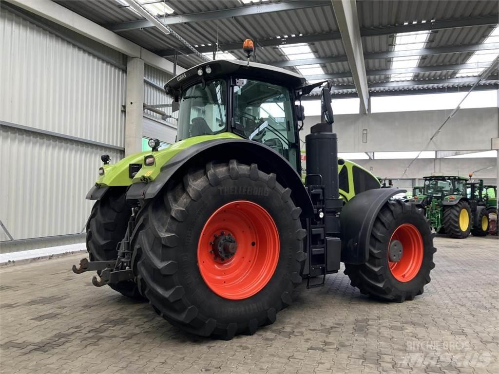 CLAAS Axion 930 Tratores Agrícolas usados
