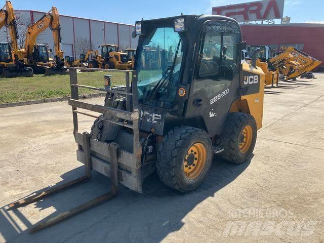JCB 225 Carregadoras de direcção deslizante