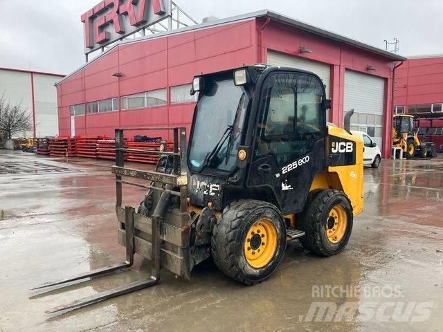 JCB 225 Carregadoras de direcção deslizante