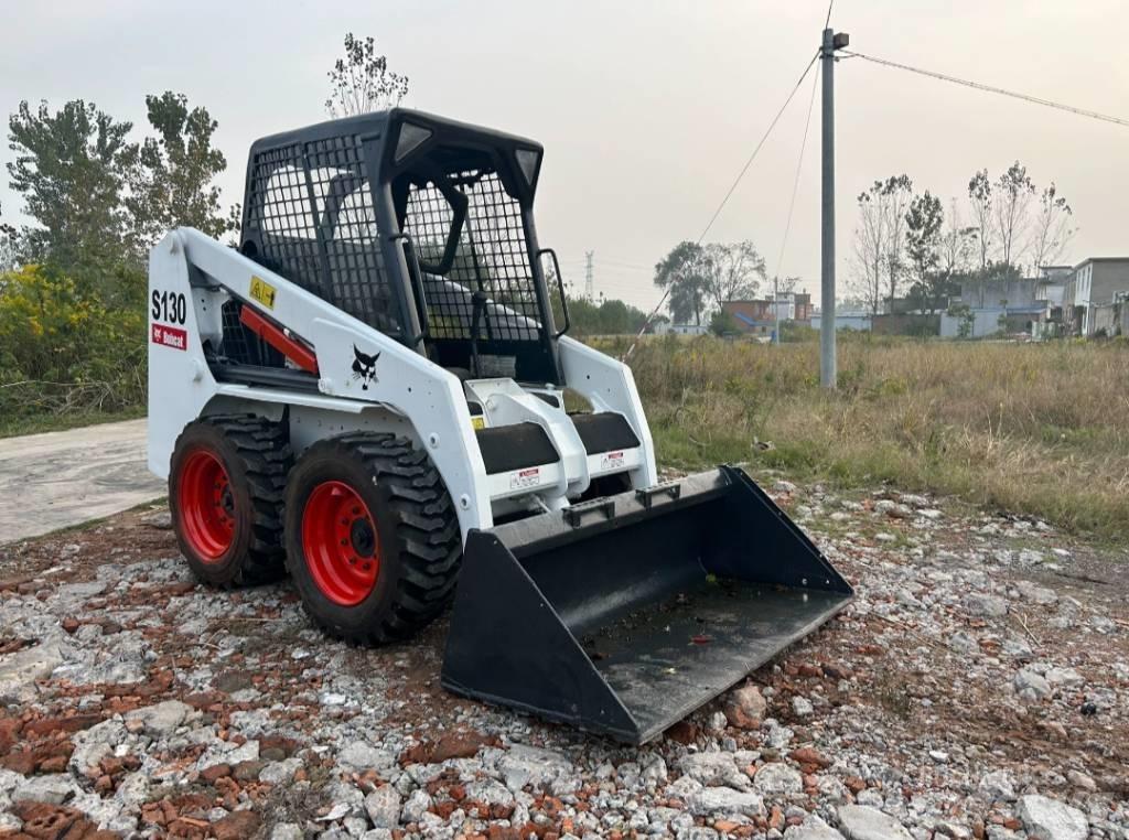 Bobcat S 130 Carregadoras de direcção deslizante