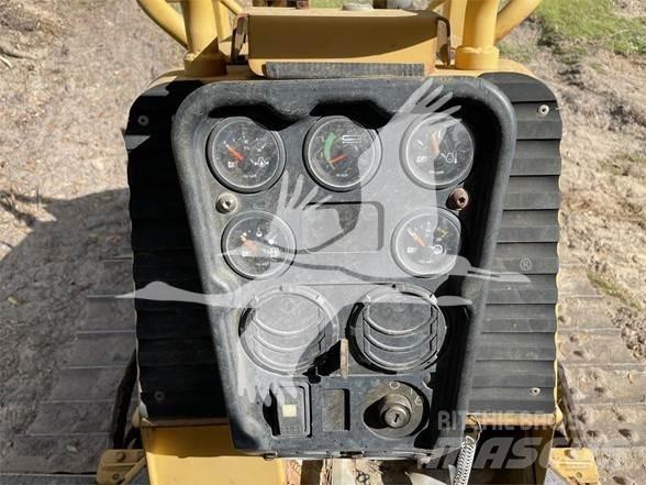 CAT D3G XL Dozers - Tratores rastos