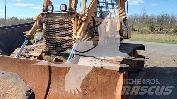 Komatsu D65P-7 Dozers - Tratores rastos