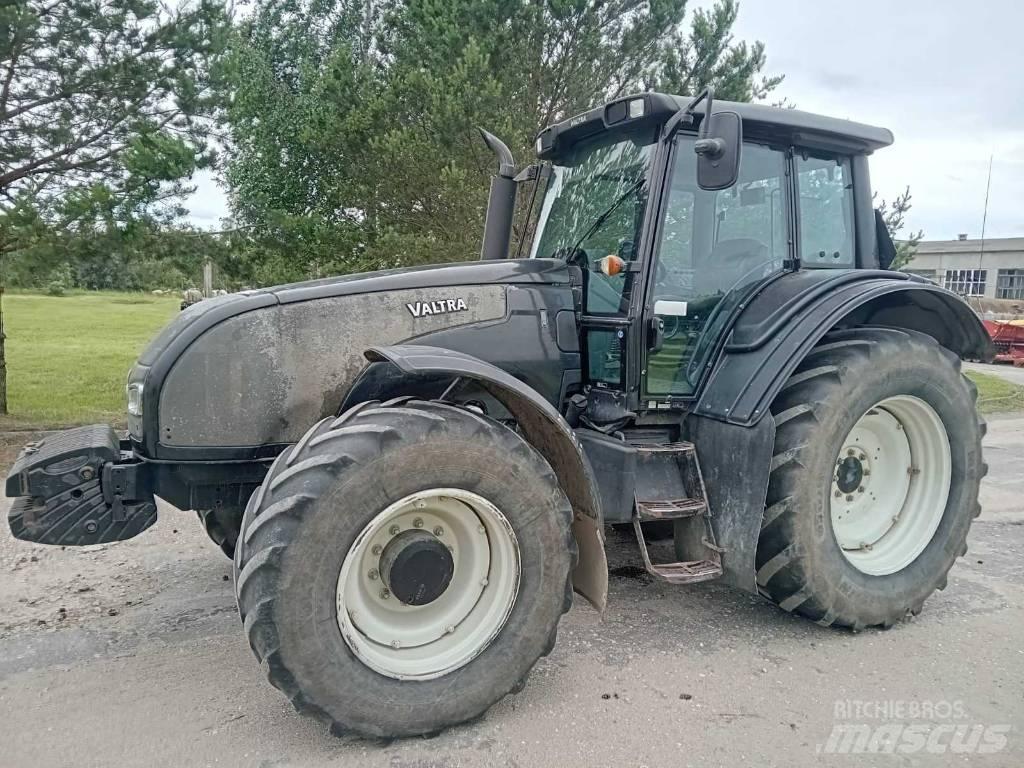 Valtra T 171 Tratores Agrícolas usados