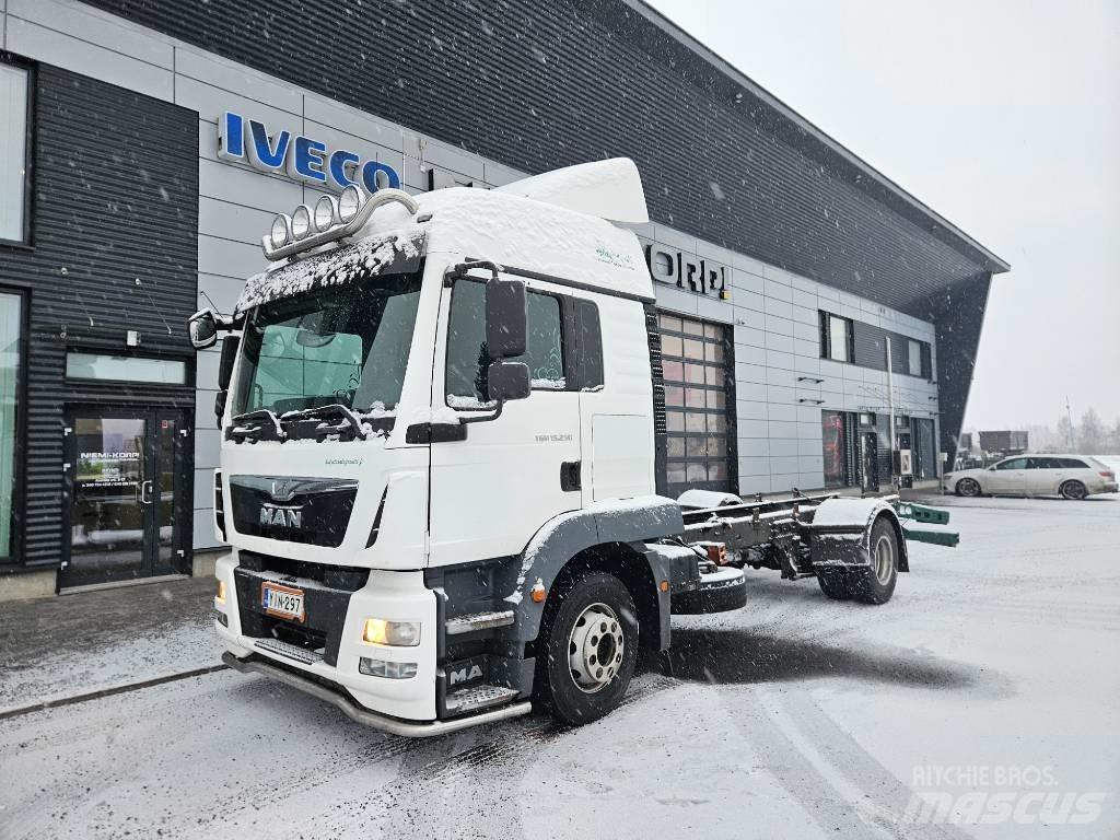 MAN TGM Camiões de chassis e cabine