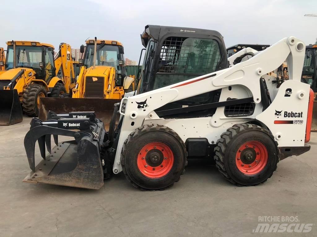 Bobcat S770 Carregadoras de direcção deslizante