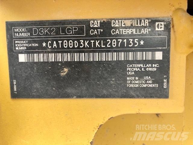 CAT D 3 K 2 LGP Dozers - Tratores rastos