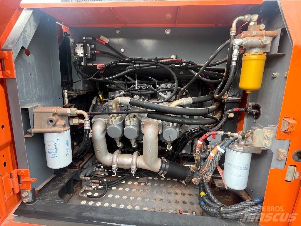 Hitachi ZX 250 LC-6 Escavadoras de rastos