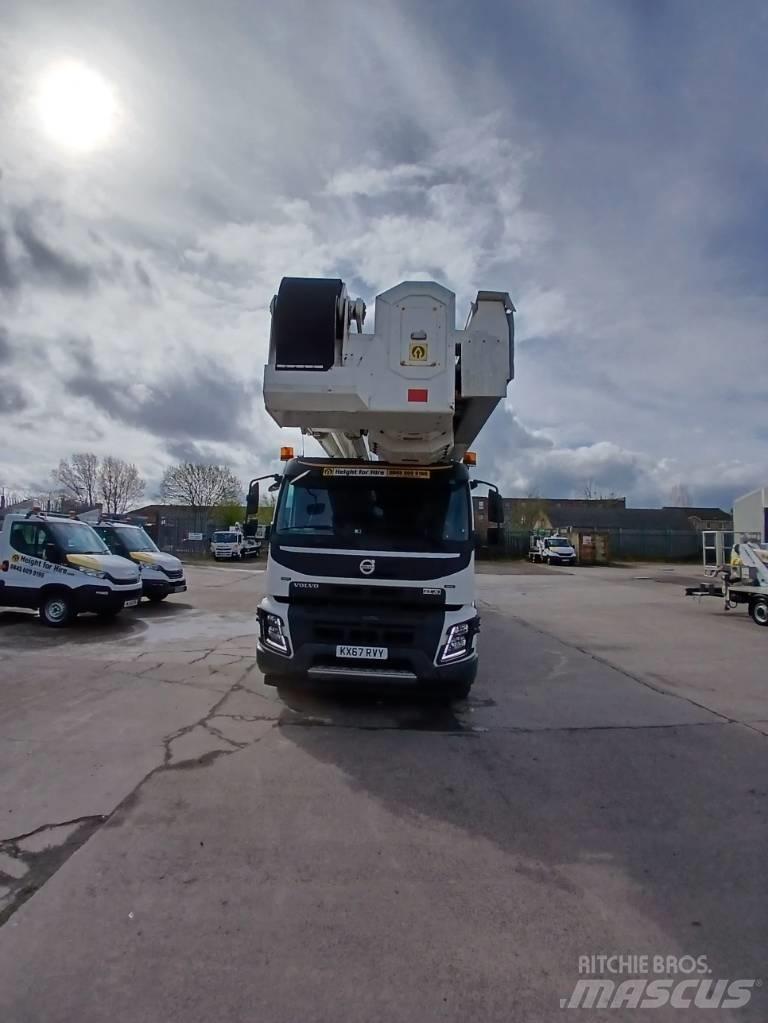 Bronto S90 HLA-X Plataformas aéreas montadas em camião
