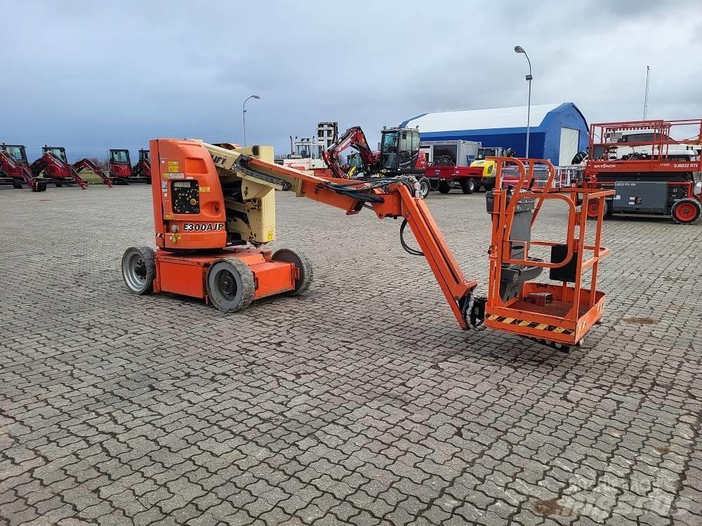 JLG E 300 AJP Elevadores braços articulados