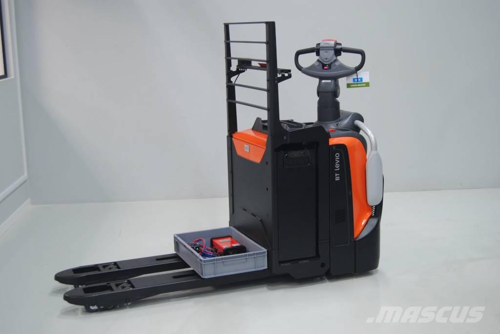 Toyota LPE250 Porta-paletes com plataforma