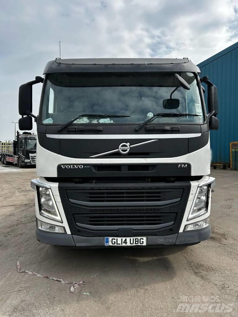 Volvo FM 330 Camiões estrado/caixa aberta