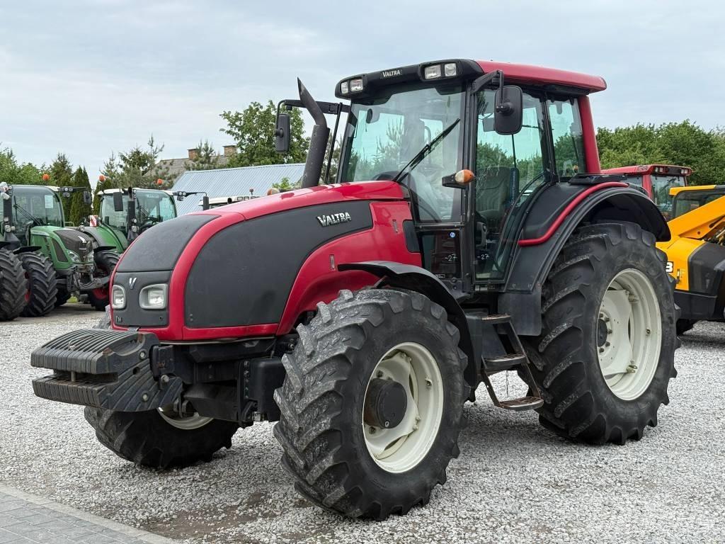 Valtra T 161 Tratores Agrícolas usados