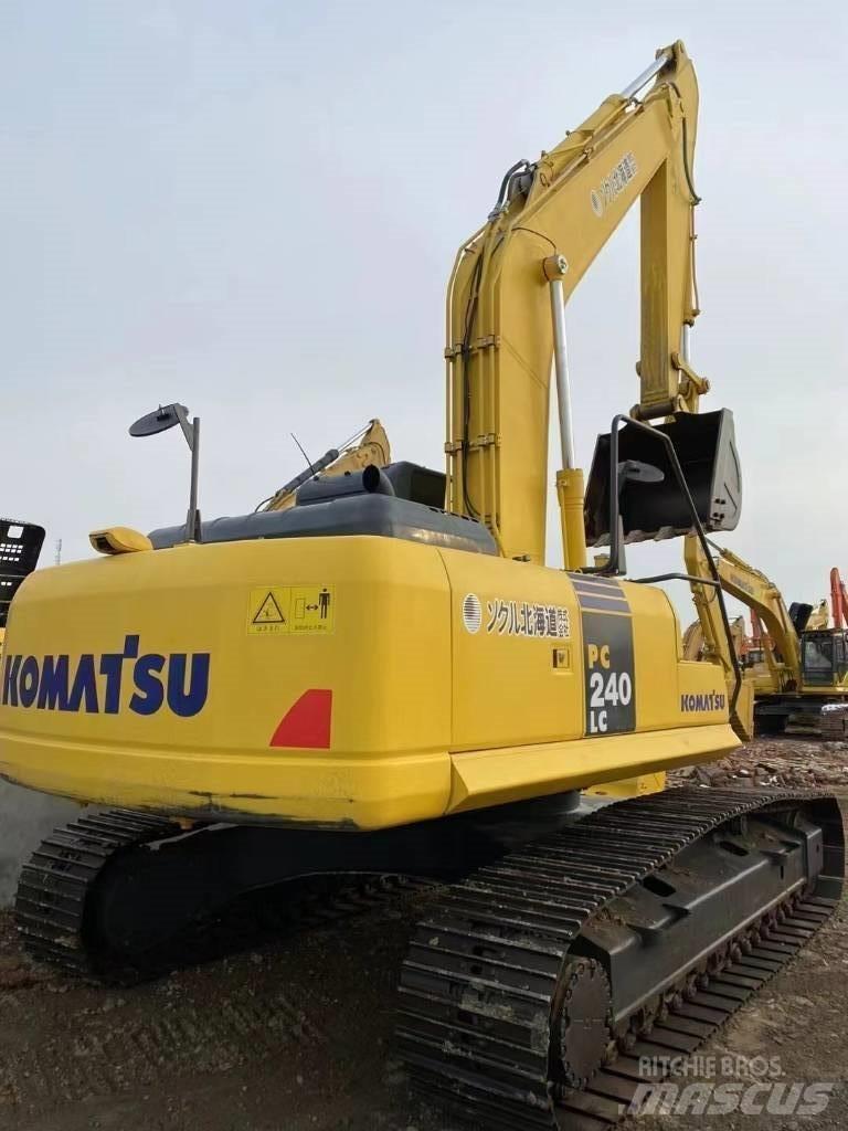 Komatsu 240LC-8 Escavadoras de rastos