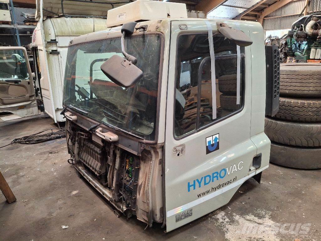 DAF CF 85.360 Cabines e interior