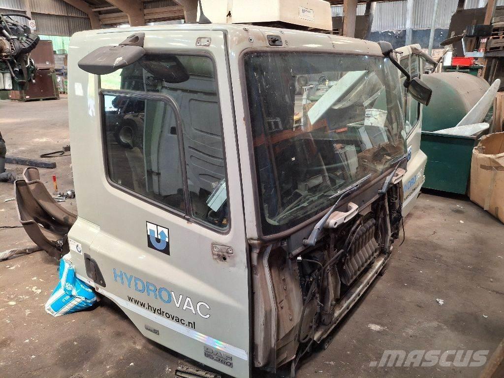 DAF CF 85.360 Cabines e interior
