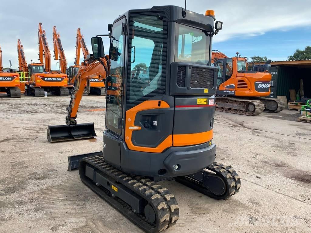Develon DX 27 Z-7 Mini Escavadoras <7t