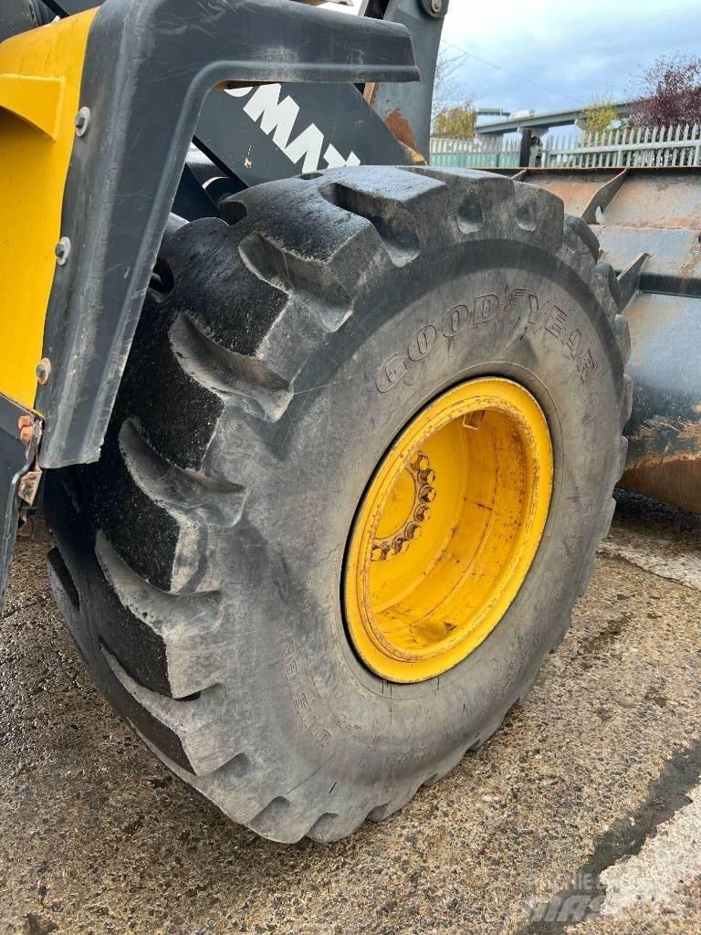Komatsu WA320PZ-6 Pás carregadoras de rodas