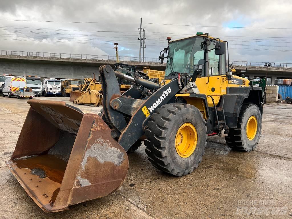Komatsu WA320PZ-6 Pás carregadoras de rodas
