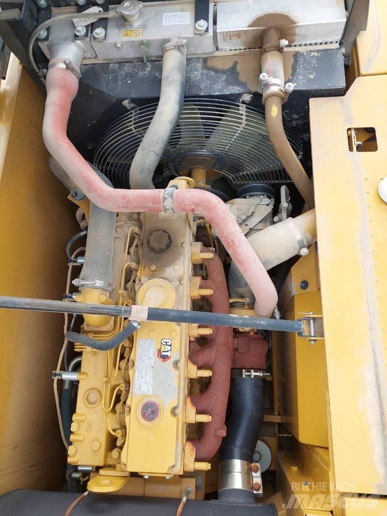 CAT 323D3 Escavadoras de rastos