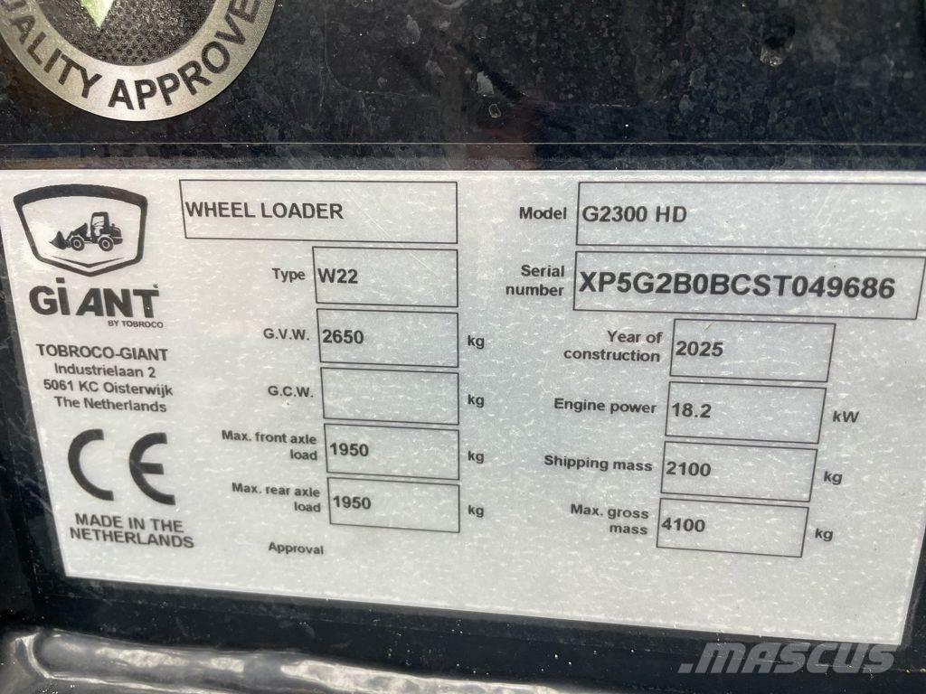 GiANT G2300 HD Pás carregadoras de rodas