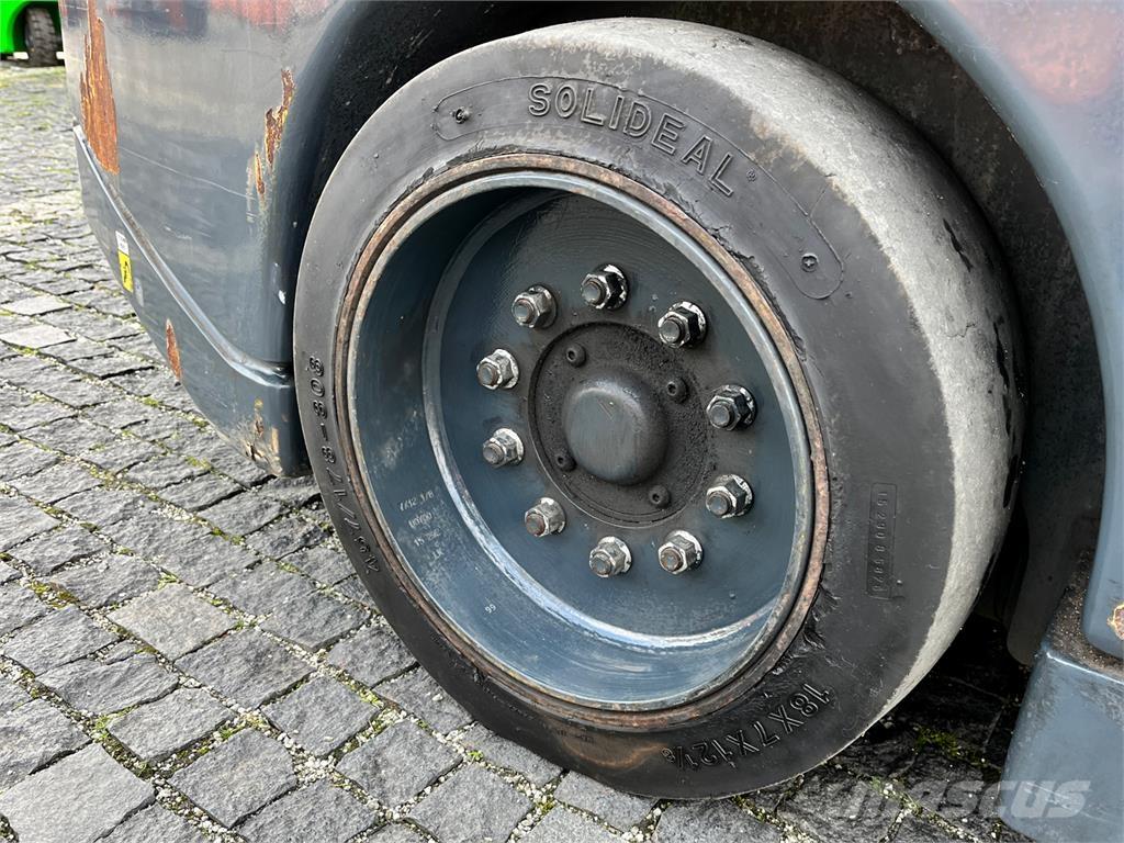 Aisle-Master 15NE Empilhadores de via estreita