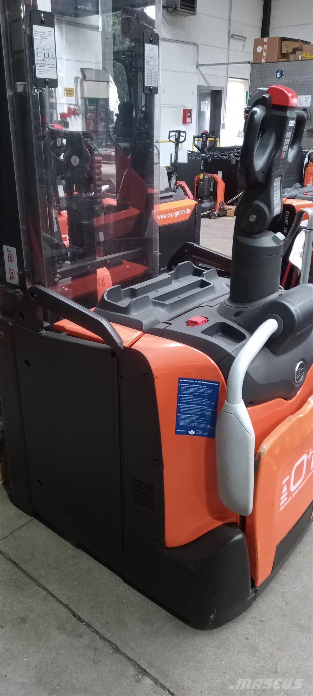 Toyota SPE160L Empilhador para operador externo