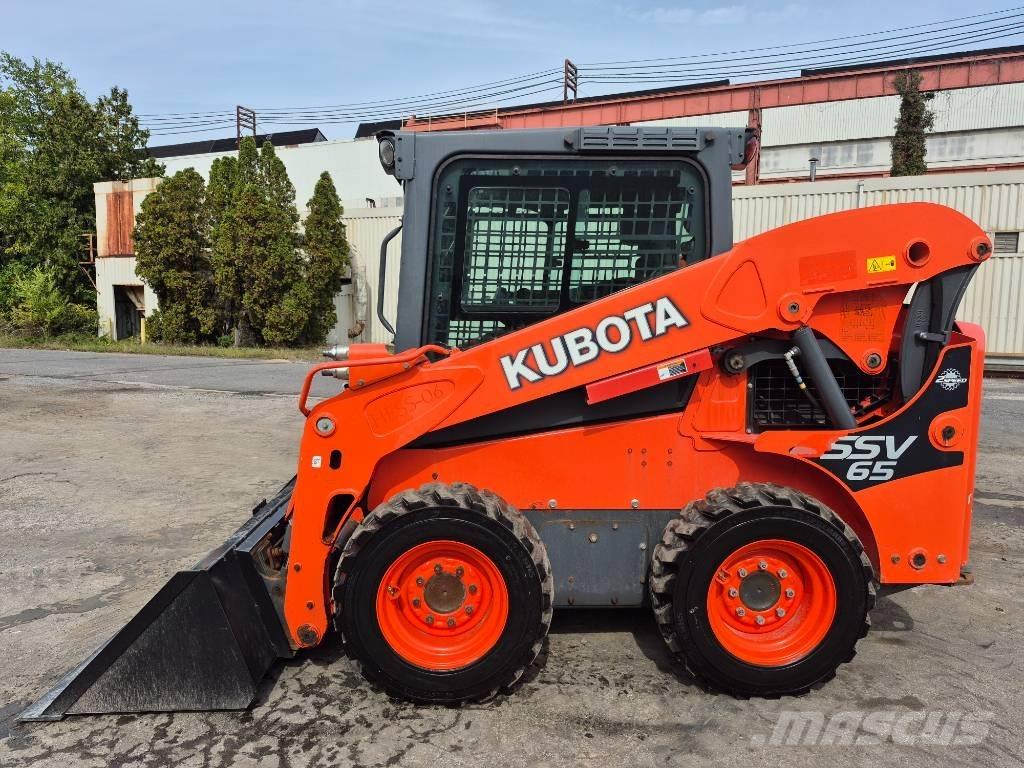 Kubota SSV 65 Carregadoras de direcção deslizante