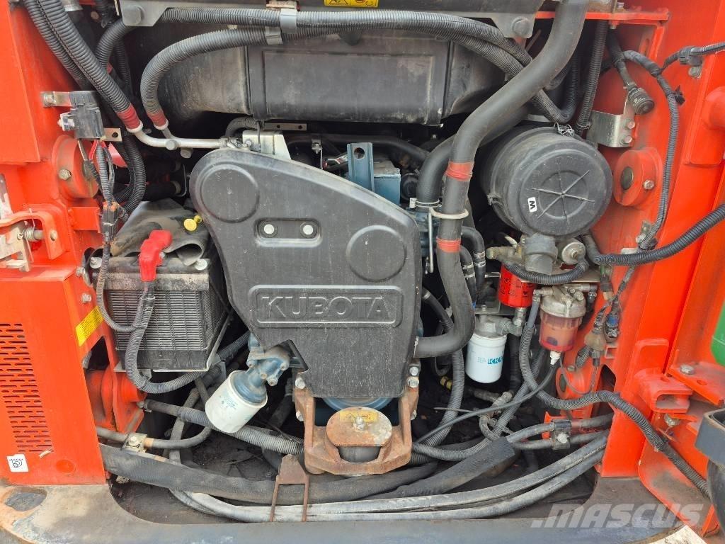 Kubota SSV 65 Carregadoras de direcção deslizante