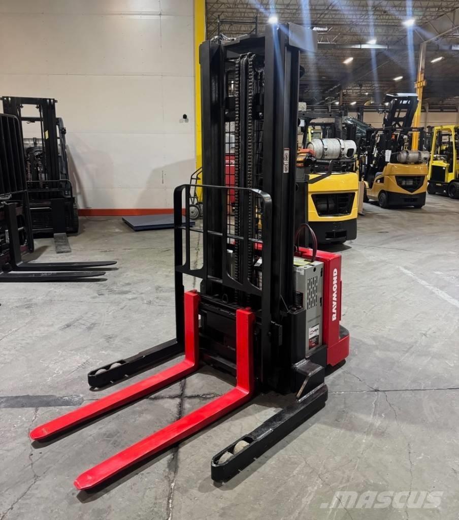 Raymond RSS40 Self propelled stackers