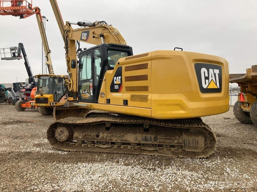 CAT 323 - nextgen Escavadoras de rastos