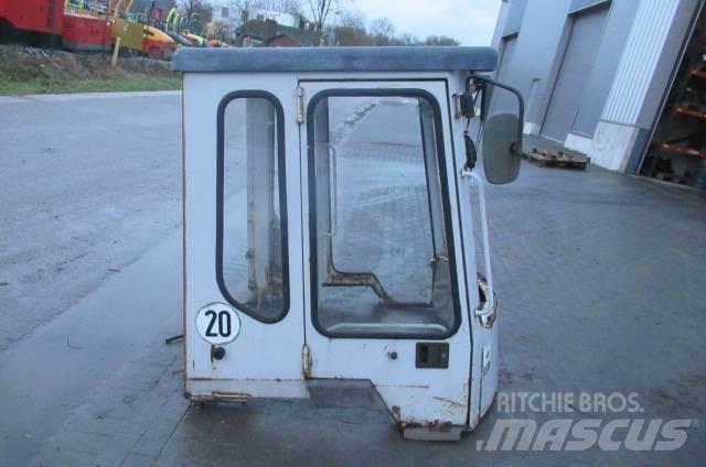 Kubota R 520 Cabines e interior máquinas construção