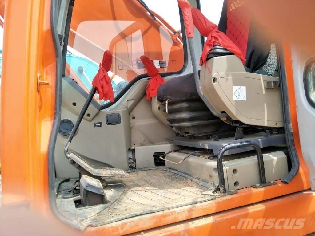 Doosan DX 225 LC Escavadoras de rastos