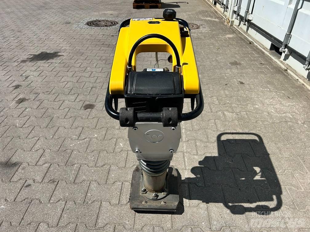 Wacker Neuson BS50-2 Saltitões