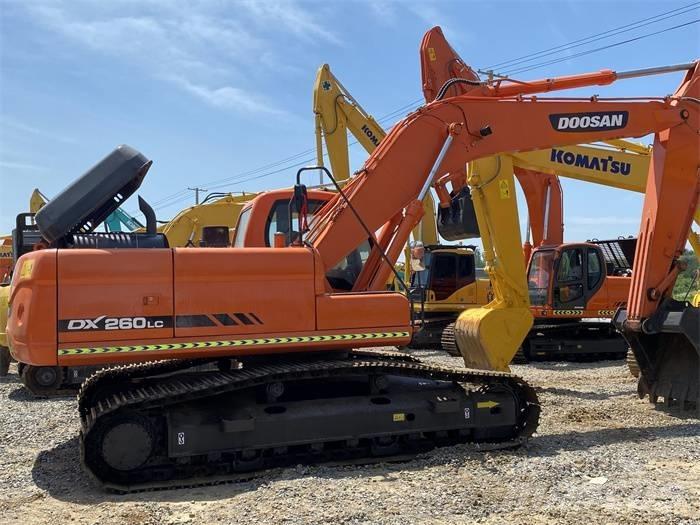 Doosan DX 260LC Escavadoras de rastos