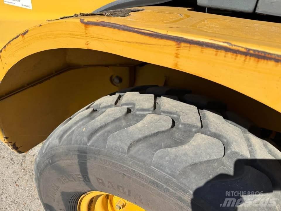 John Deere 244 J Pás carregadoras de rodas