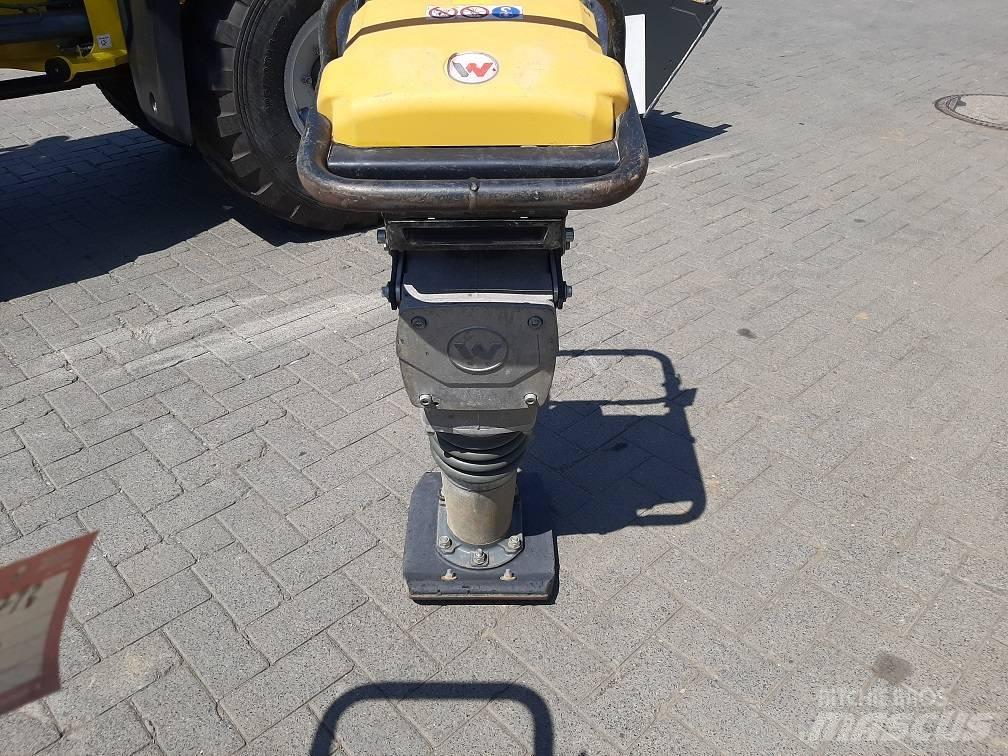 Wacker Neuson AS60e Saltitões