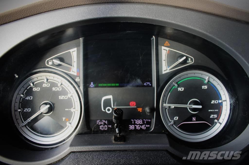 DAF XF 480 FAR Camiões de caixa fechada