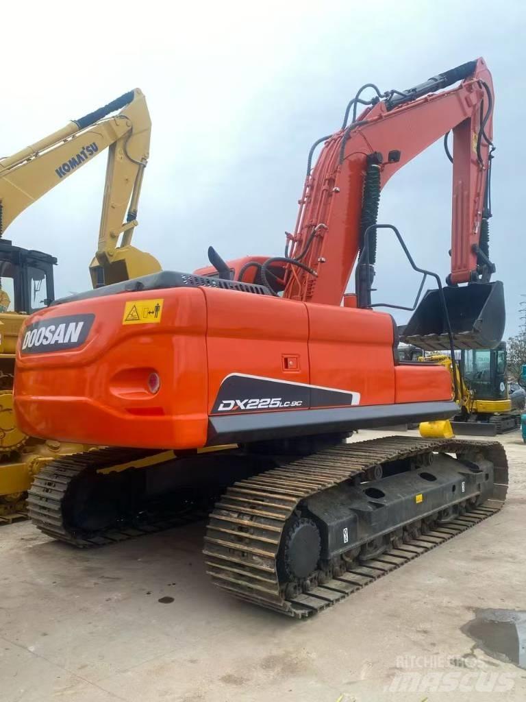 Doosan DX 225 LC Escavadoras de rastos