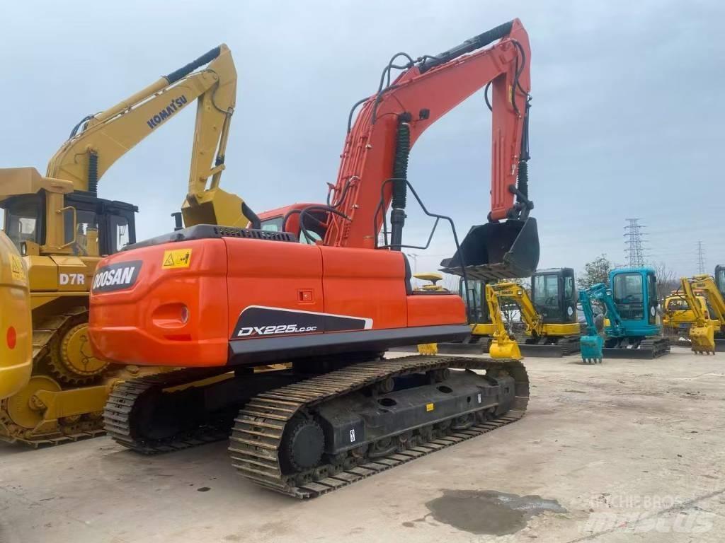 Doosan DX 225 LC Escavadoras de rastos