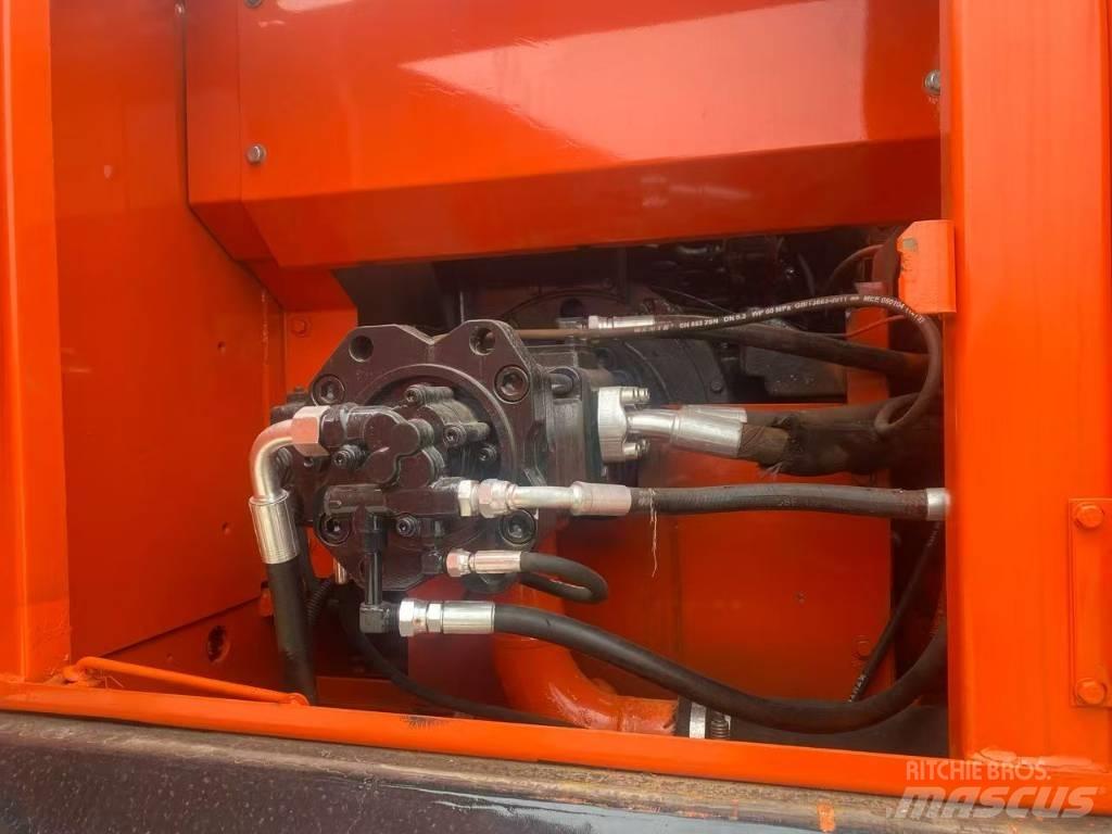 Doosan DX 225 LC Escavadoras de rastos