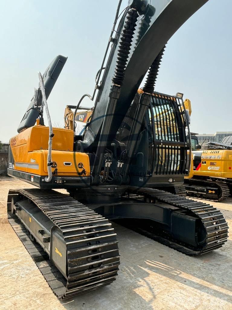 Hyundai 220LC Escavadoras Midi 7t - 12t