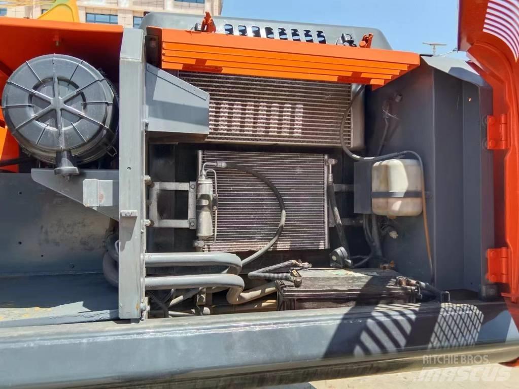Hitachi ZX 240 Escavadoras de rastos